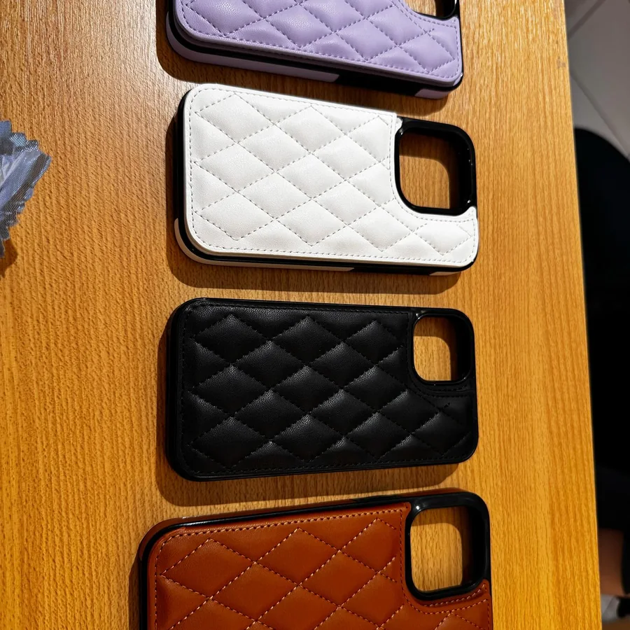 Fundas de celular acolchadas en varios colores